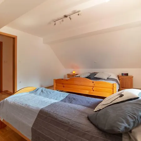 Planinca -hisa Z Razgledom Апартаменты